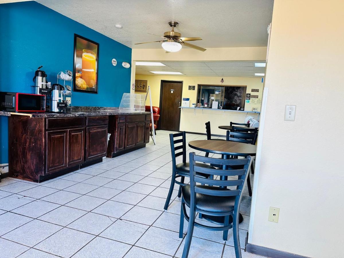 Rodeway Inn Winslow I-40 Экстерьер фото